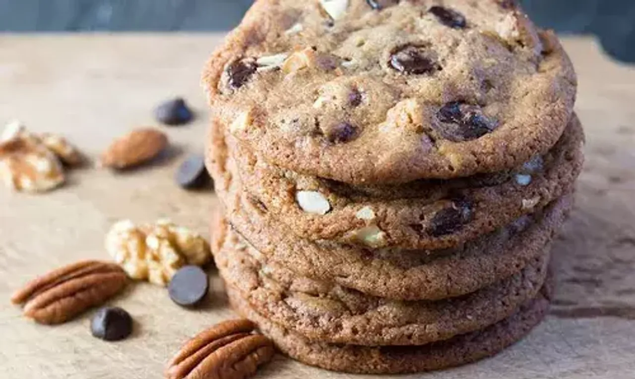 Nutty Cookies Recipe: These cookies are prepared using oats and nuts and are super scrumptious in taste