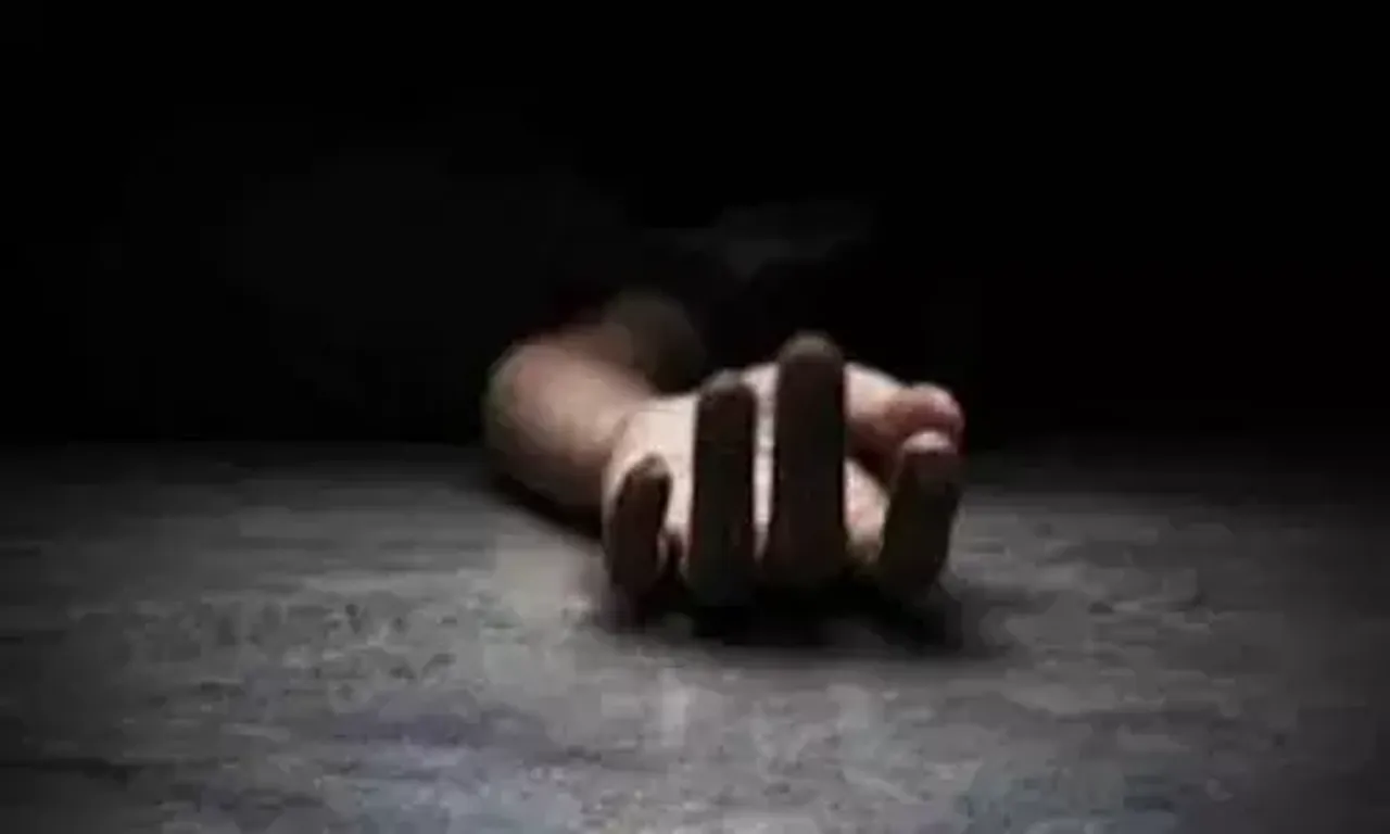 Mother daughter found dead in suspicious condition in Vadodara