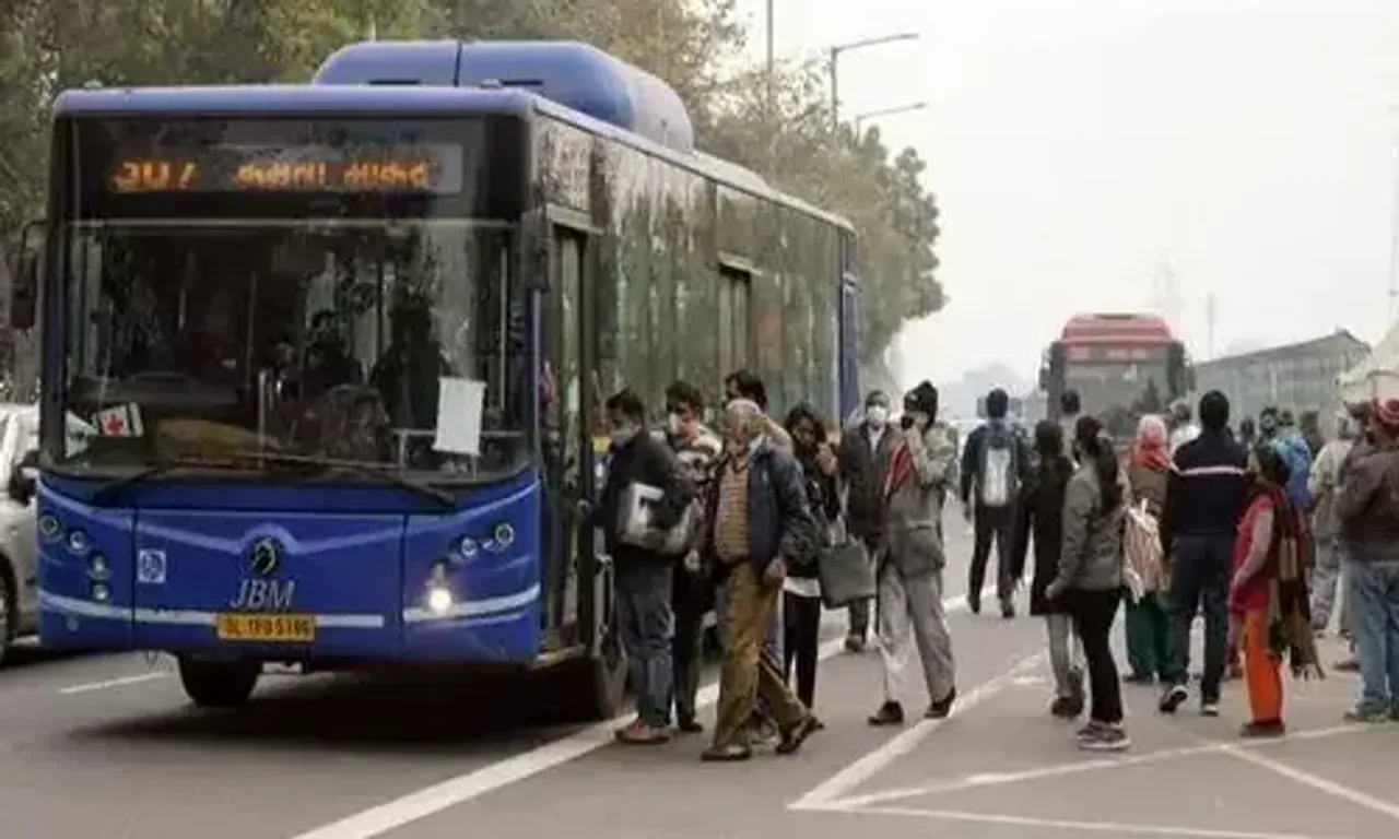 Delhi to implement strict lane rules for buses, goods carriers from April 1