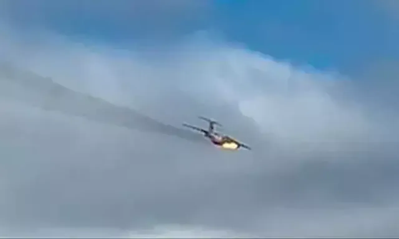 Russian Military Plane crashes with 15 Onboard