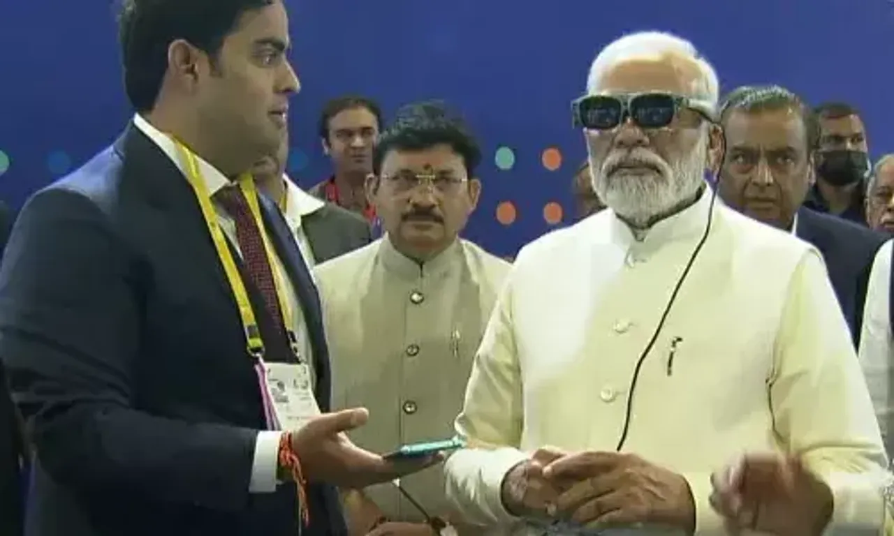 PM Modi inaugurates IMC 2022 exhibition, experiences 5G tech by different operators