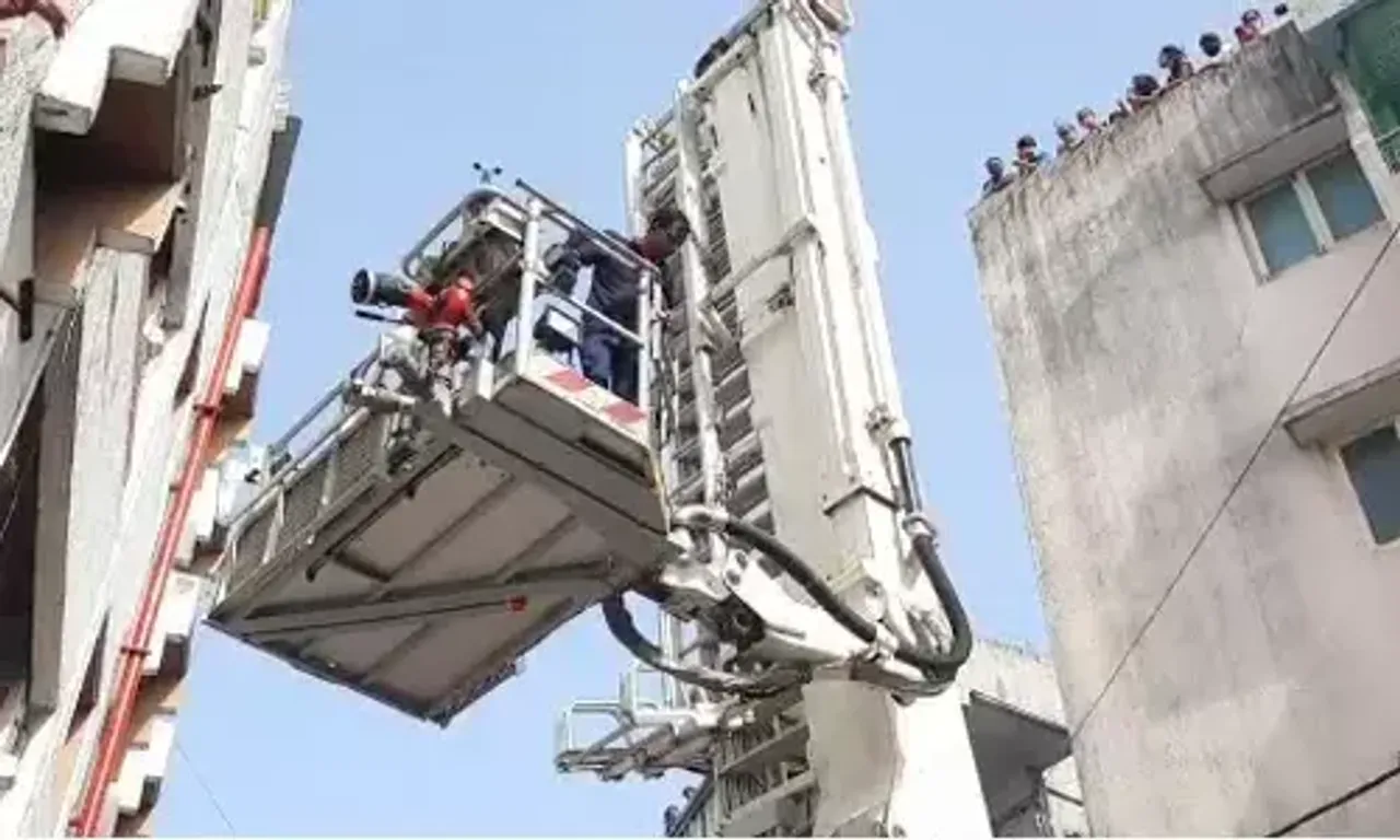 Fire broke out in sanitiser godown in Vadodara