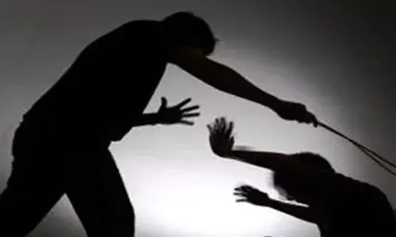 Policemen involved in beating a shopkeeper in Vadodara suspended