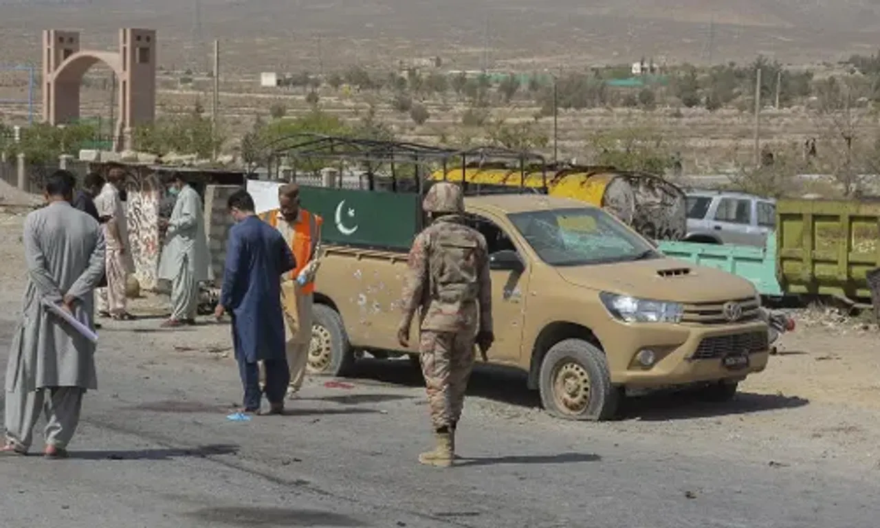 3 Dead, 20 injured in Pakistan suicide attack