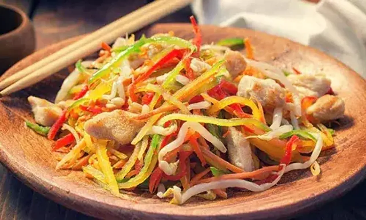 Som Tam Recipe: It is a flavourful dish which is an absolute delight to the taste buds