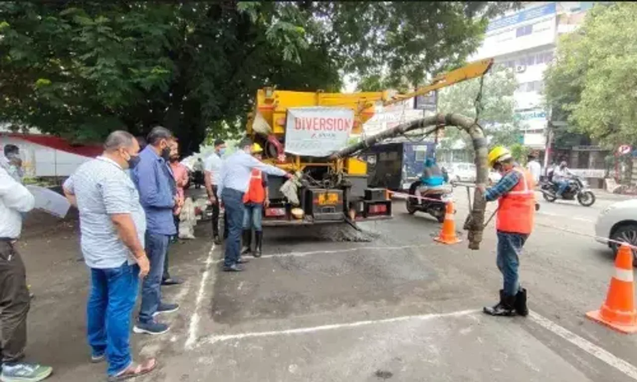 Jet patcher machine to make Vadodara city roads pit free