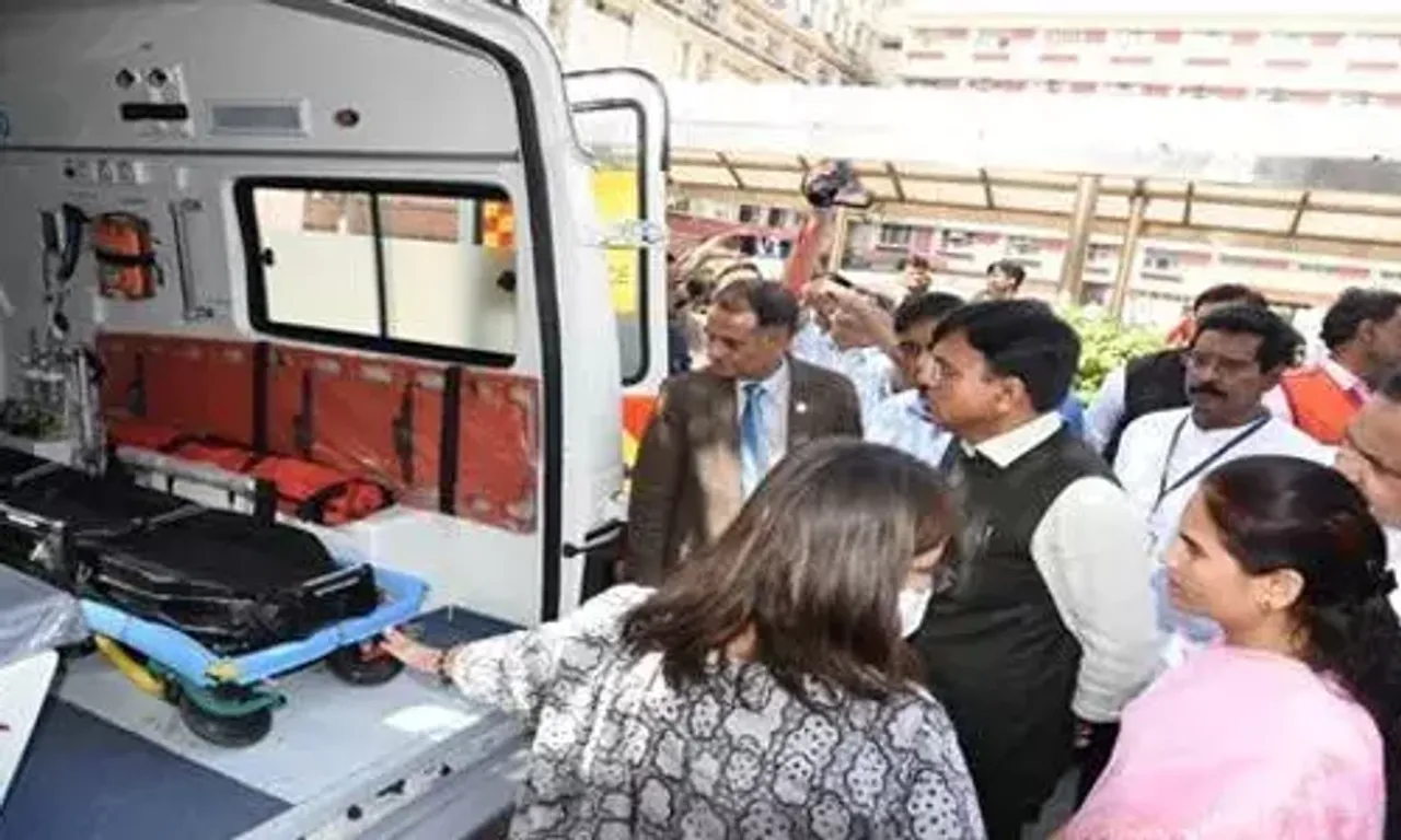 Health Minister Mansukh Mandaviya flags off 33 Ambulances from New Delhi