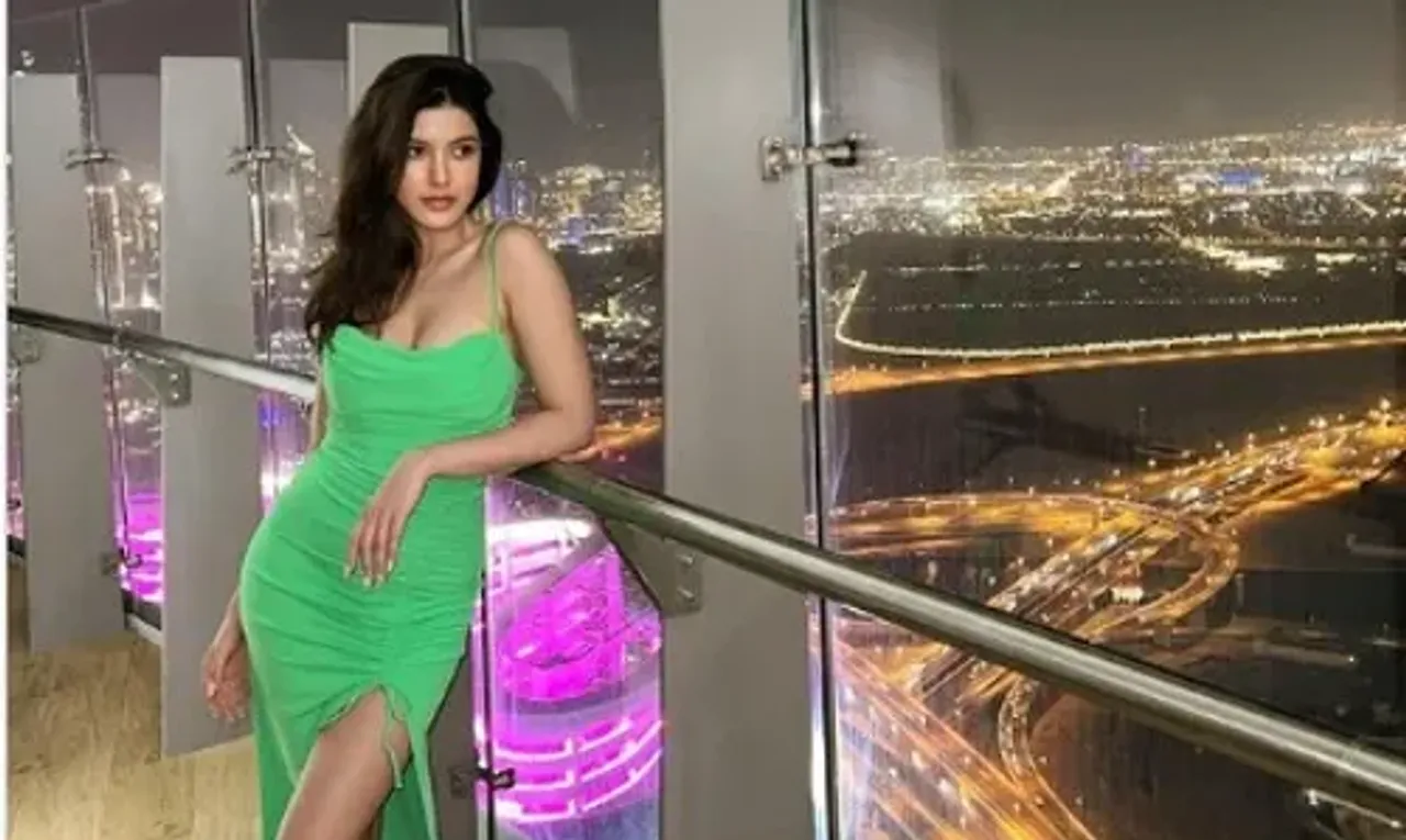 Shanaya Kapoor stuns fashion police in green coloured glam outfit during latest outing