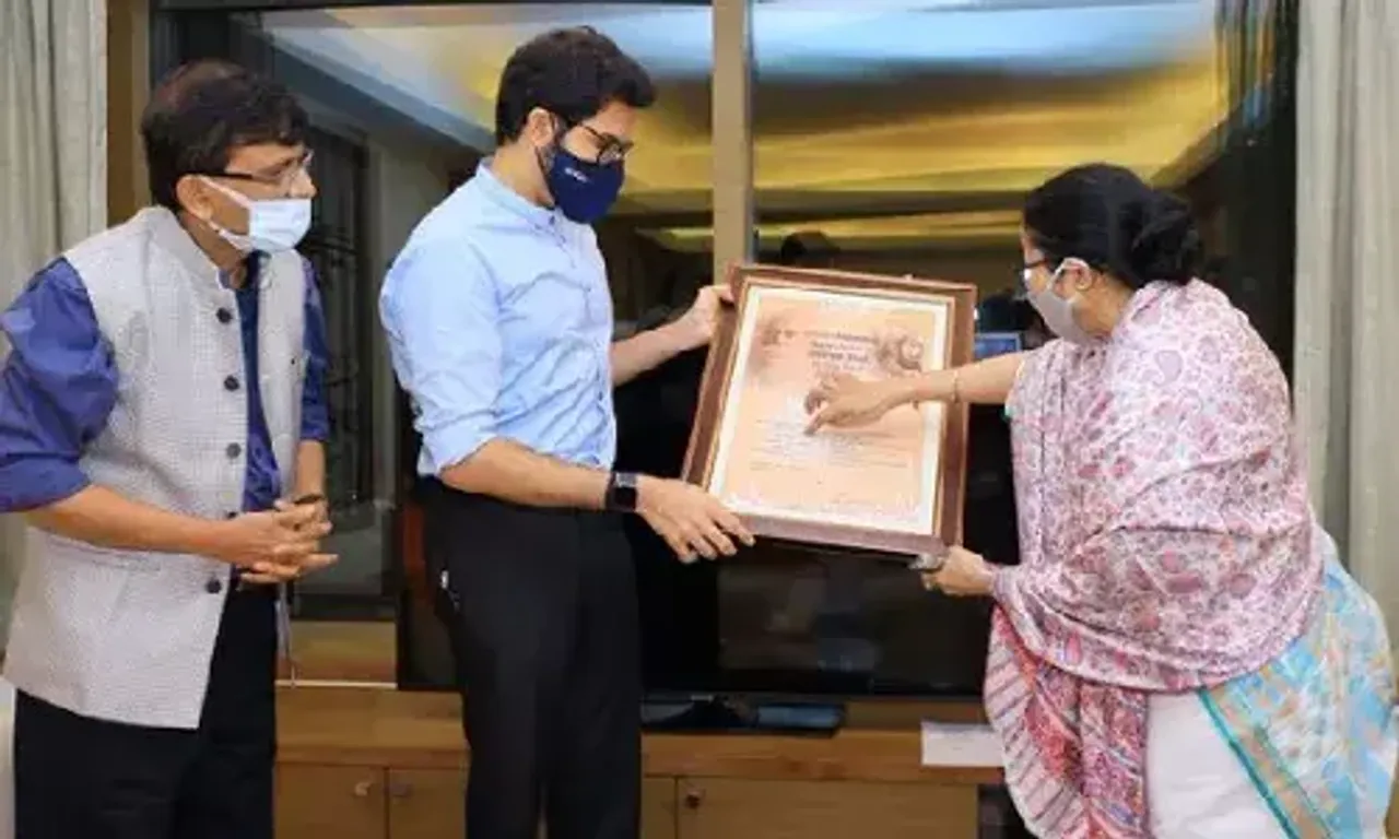 Mamata Banerjee meets Shiv Sena leaders Aaditya Thackeray, Sanjay Raut