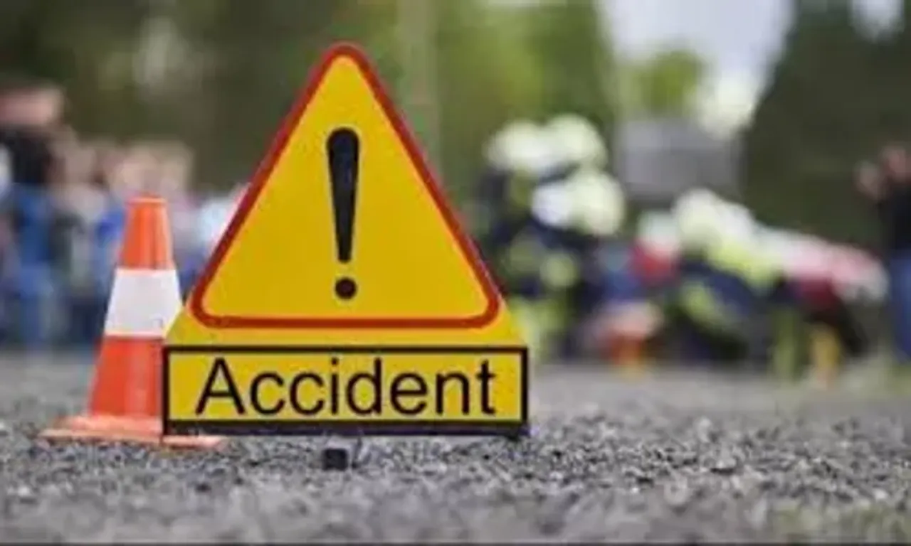 5 of family killed after car hits container in Gujarat, 1 child injured