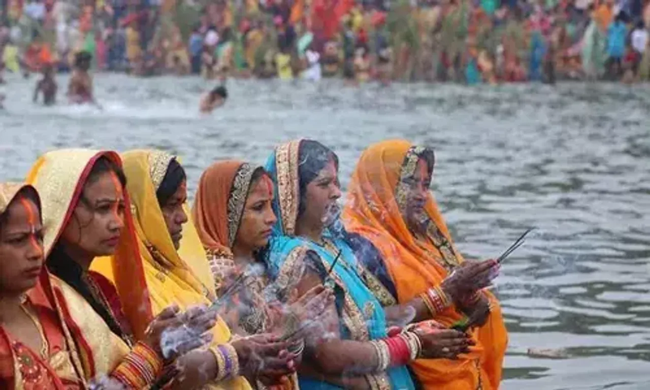 Delhi Govt bans Chhath Puja celebrations in public places including river banks, temples