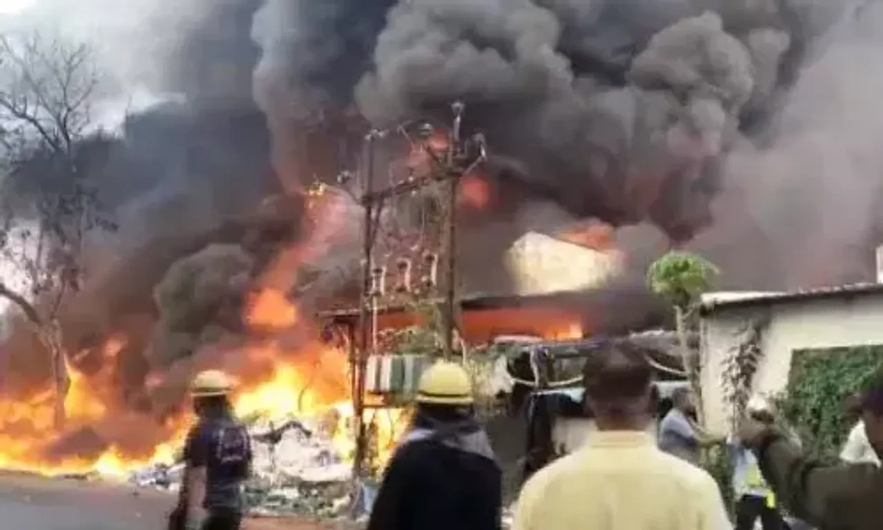 Fire breaks out at plastic factory in Gujarat