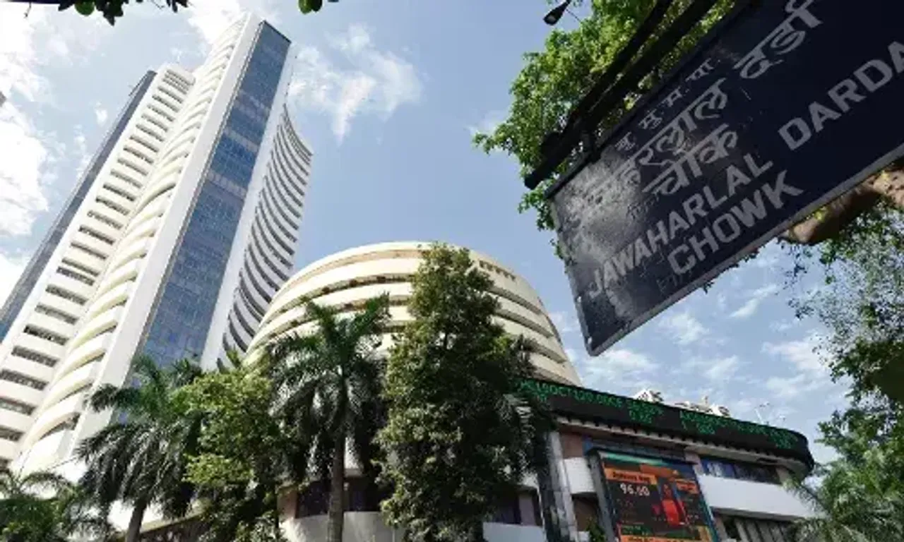 Sensex tanks 373 pts, below 59700, Nifty below 17800 on F&O expiry day; Paytm falls 27%