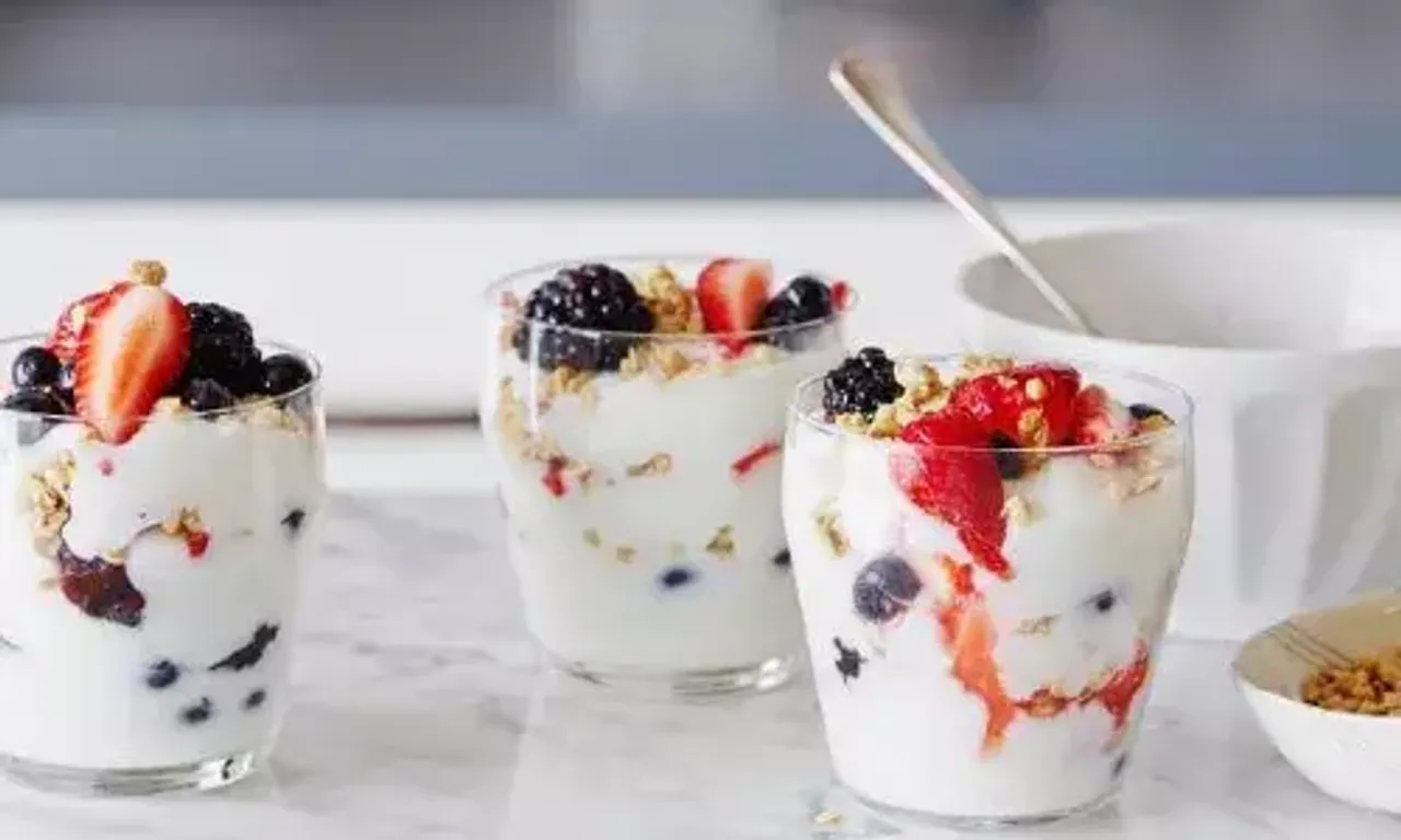 Fruit and Yoghurt Parfait Recipe: It is a no-cook dessert that will be ready in less than 10 minutes