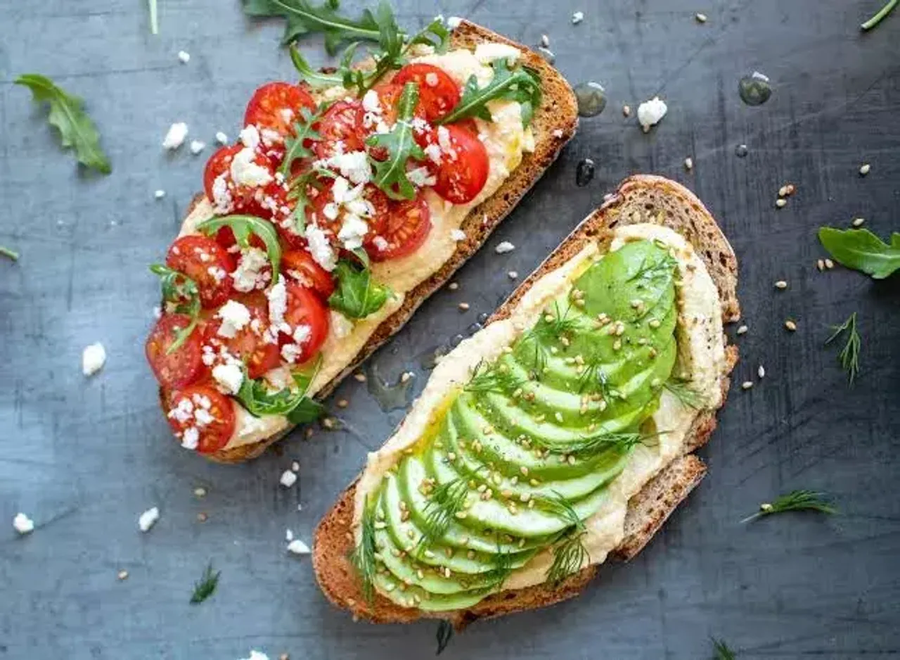 Hummus Toast Recipe: It is a quick and healthy breakfast recipe, snack recipe or appetiser recipe