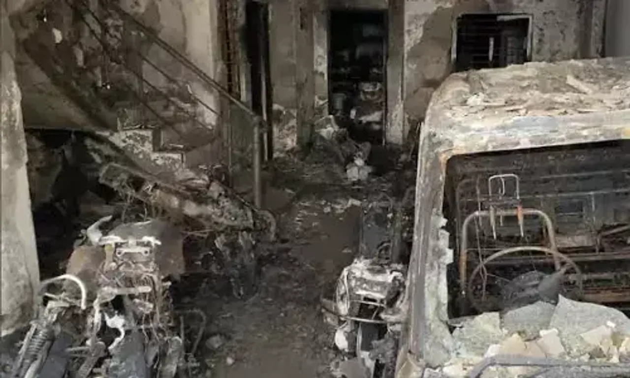 7 Charred to death after fire breaks out in 2-storey residential building in Indore