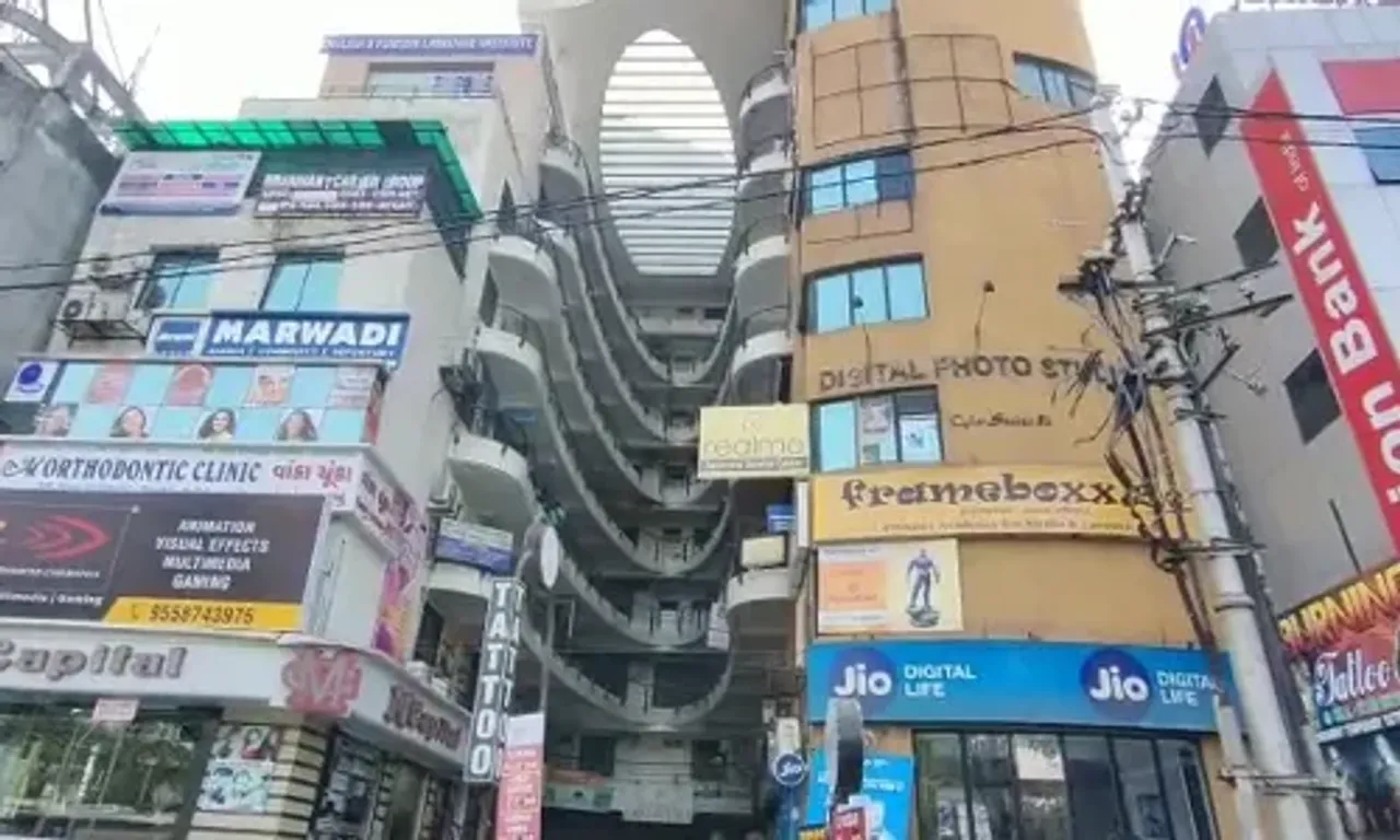 Vadodara fire brigade sealed one commercial building for not complying with fire safety norms