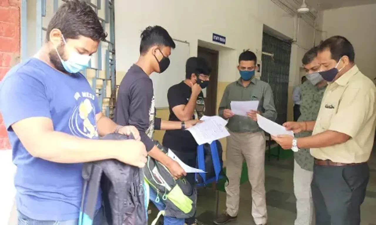 Commencement of offline education in MSU as students get offline education only once a week