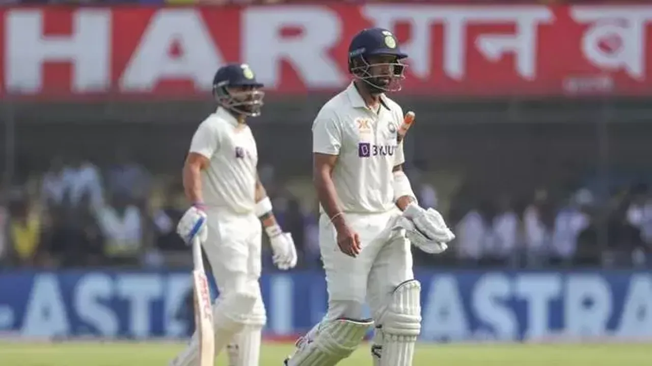 Indian batting collapses under Australian spinning on day one of third test at Indore