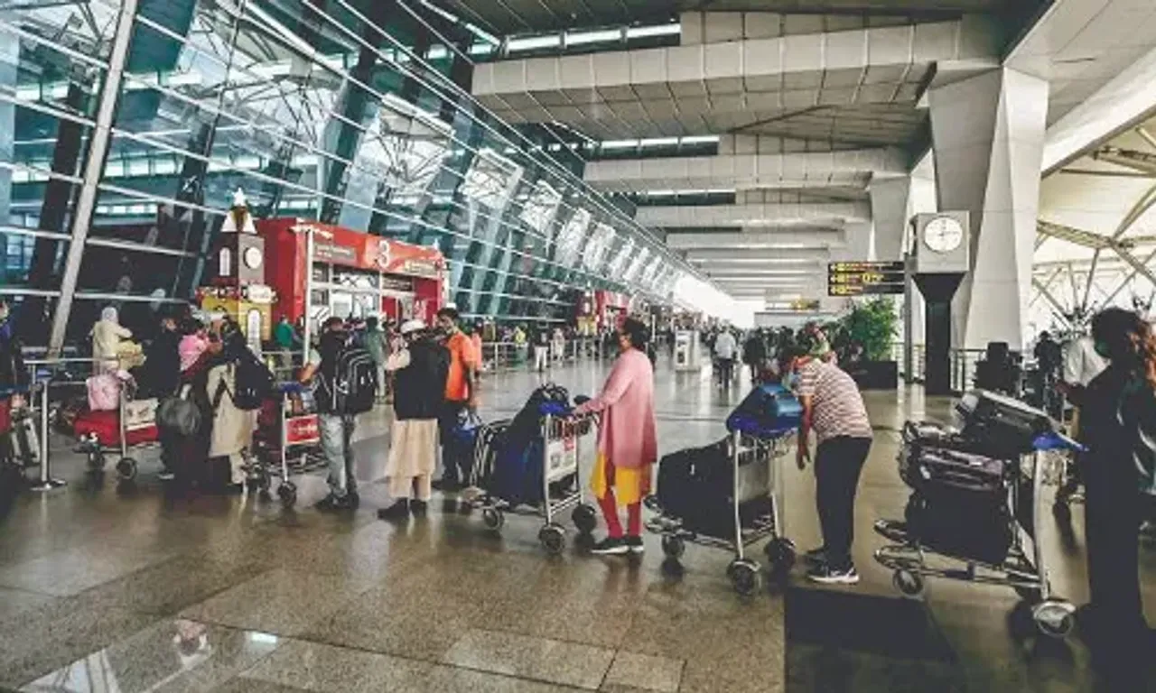 Decongestion at airports: Govt to introduce 3D baggage scanners soon