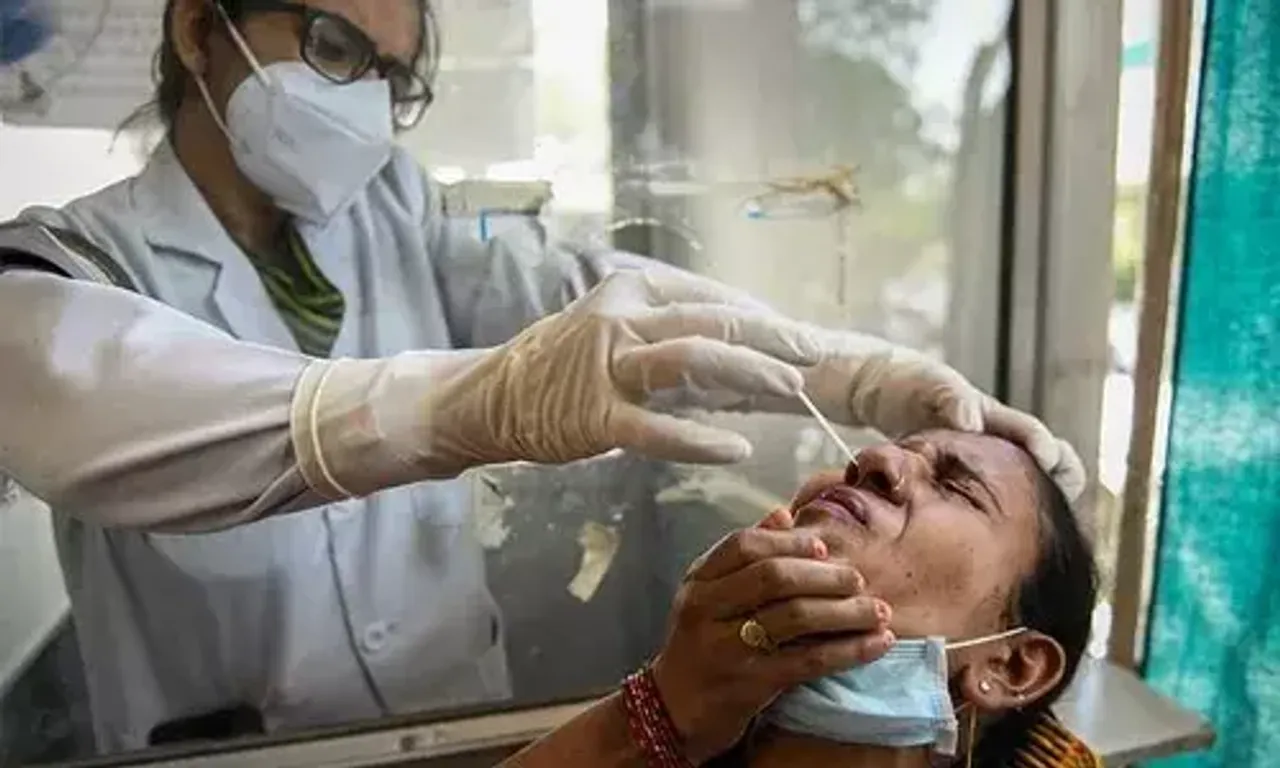 Covid: India sees nearly 25% rise in daily cases with 17,135 fresh infections