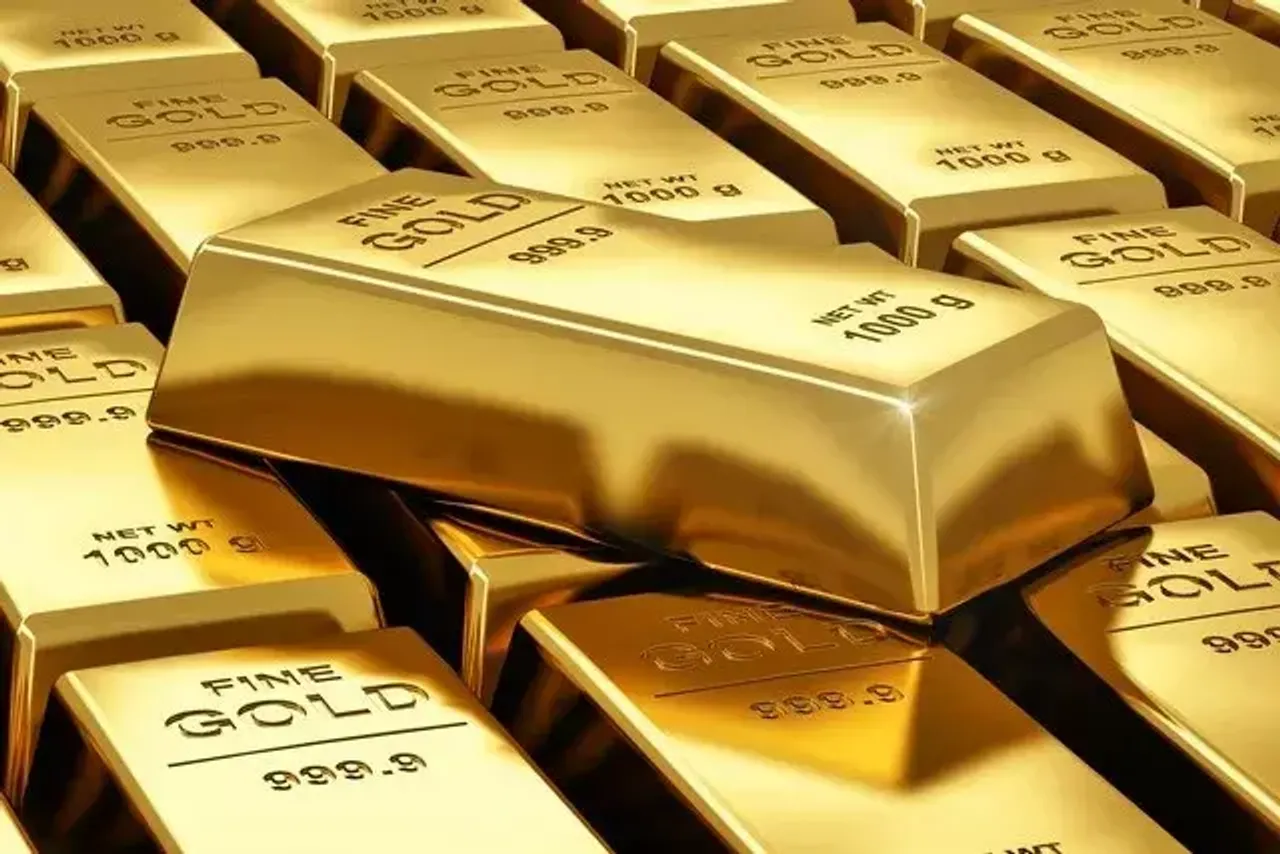 Gold touches Rs 53,400 per 10 grams in Ahmedabad