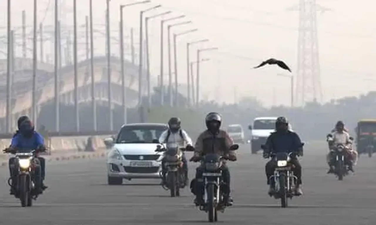 Air Pollution in Delhi: Govt implements GRAP 4