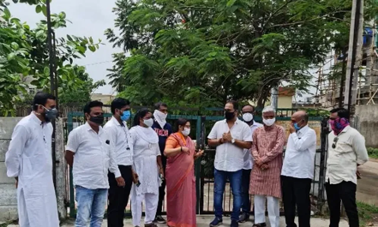 Vadodara Congress continue their campaign against the irregularities in plots allotted for afforestation