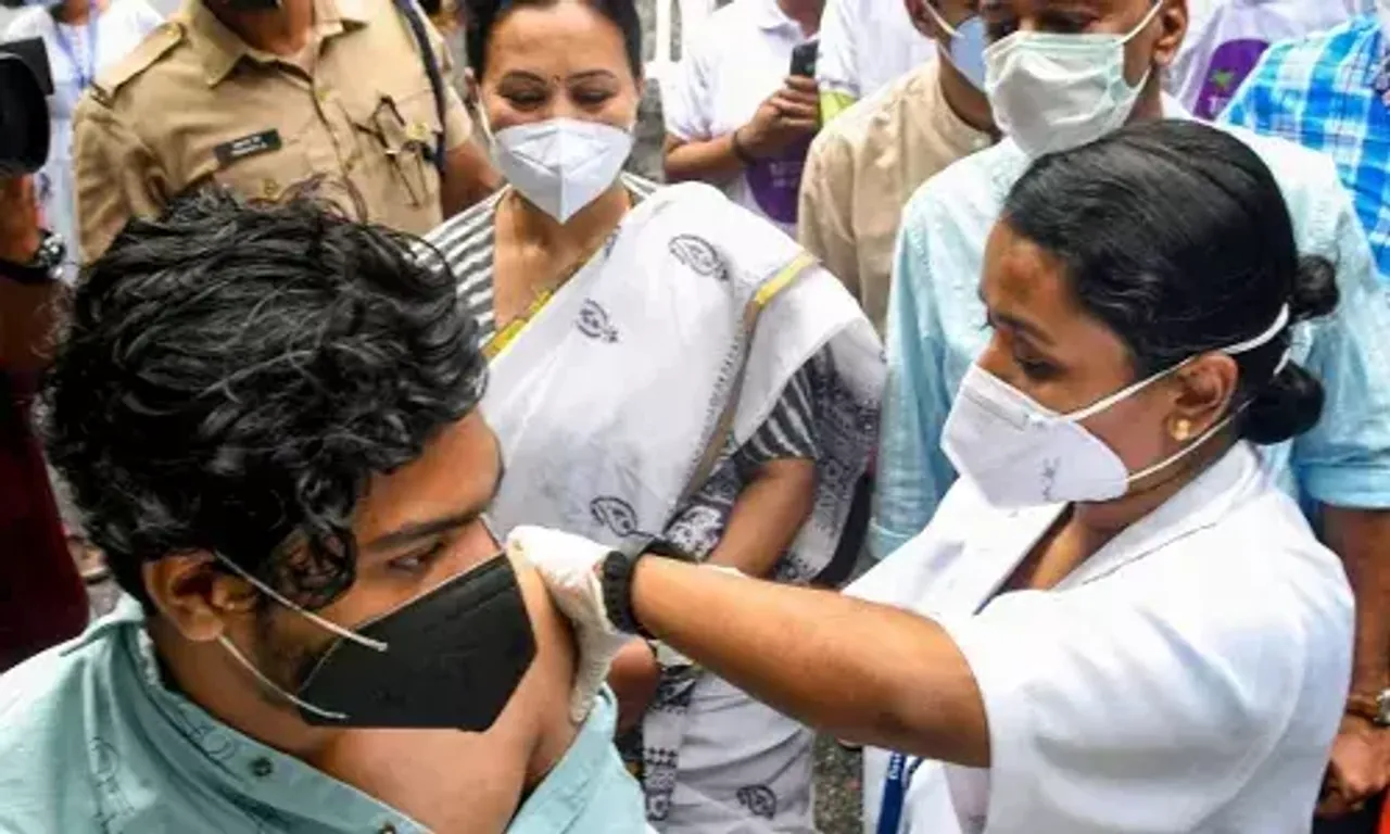 India registers 37,593 new coronavirus infections