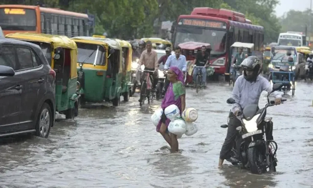 Monsoon showers cause waterlogging, traffic snarls in Delhi