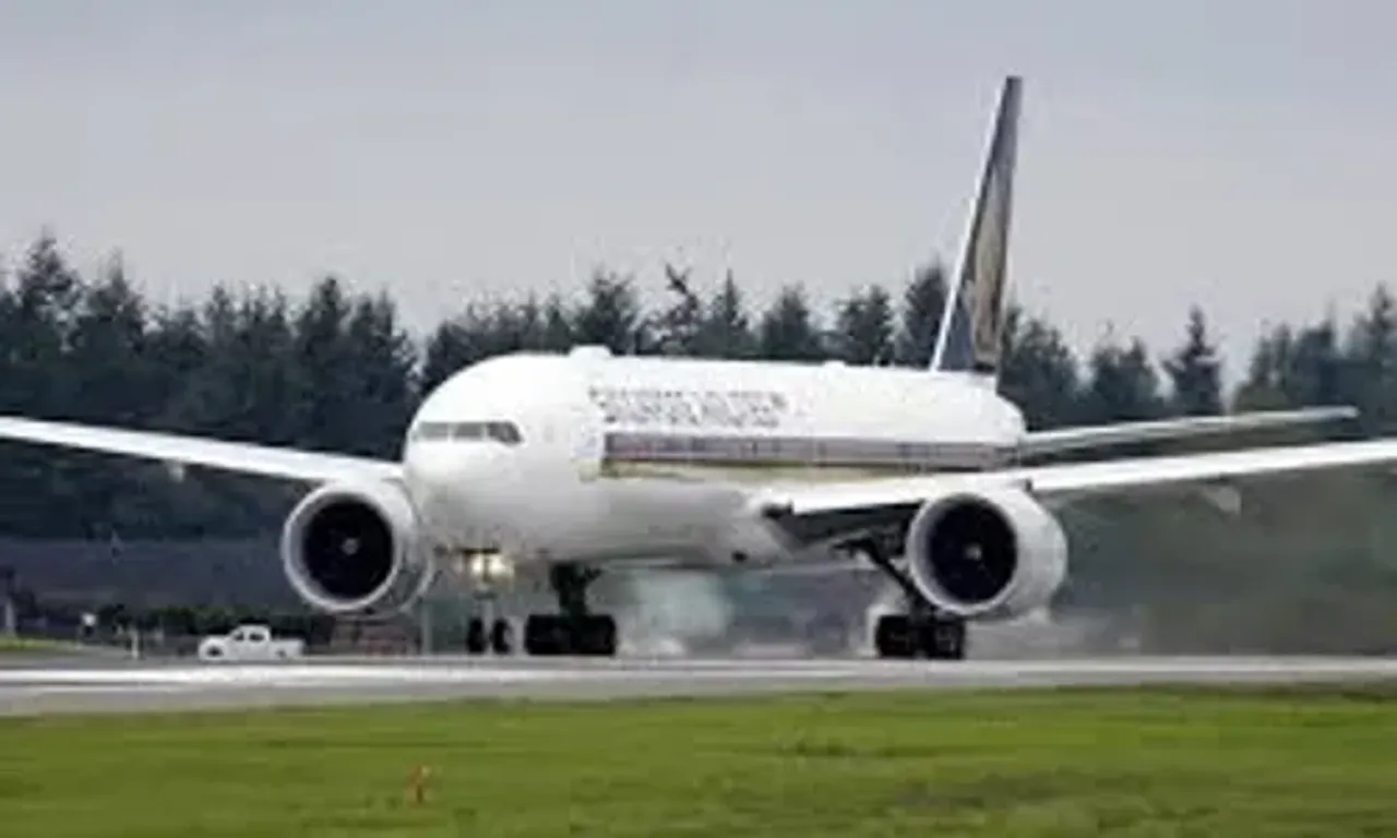 1 dead, many injured after London-Singapore flight hit severe turbulence