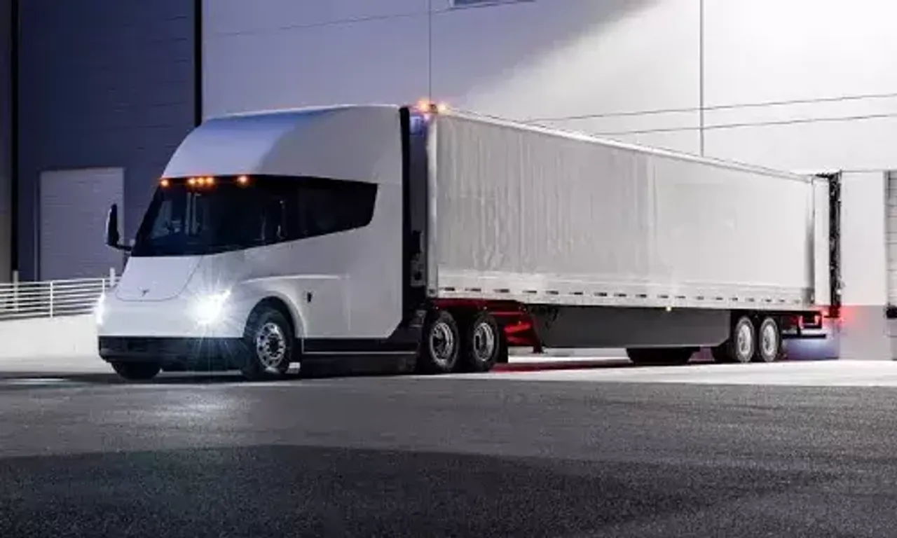 Elon Musk delivers first Tesla Semi electric truck with 800 km driving range to Pepsi