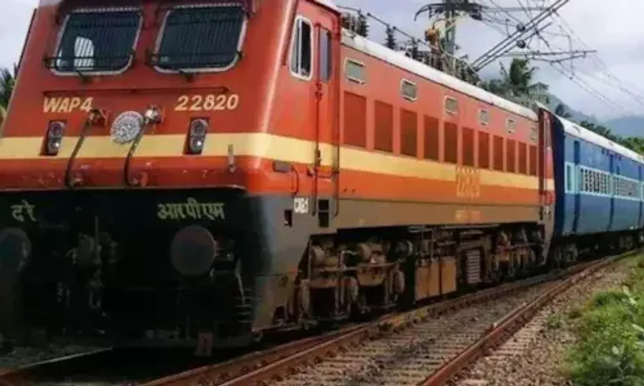 Over 900 trains cancelled, many rescheduled and diverted
