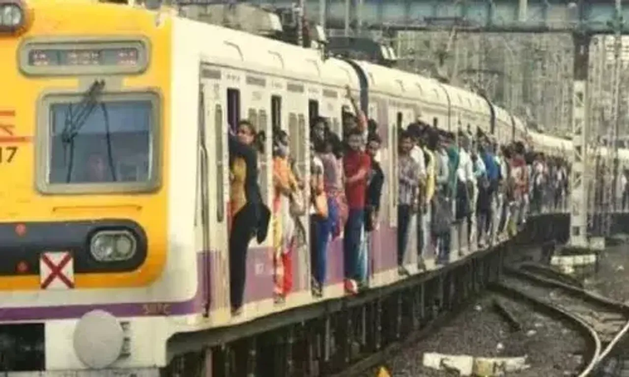 Thane Railway Station collects over Rs 8.6 Lakh fine from ticketless passengers in a day