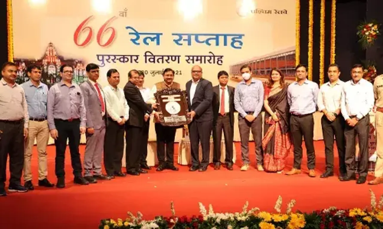 Mumbai Central and Vadodara Division bags GM's Overall Efficiency Shield in Award function