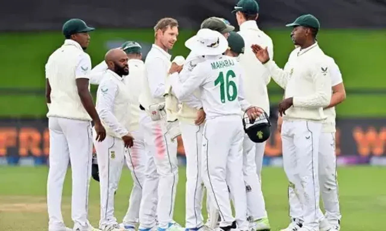 South Africa win second Test by 198 runs, level series