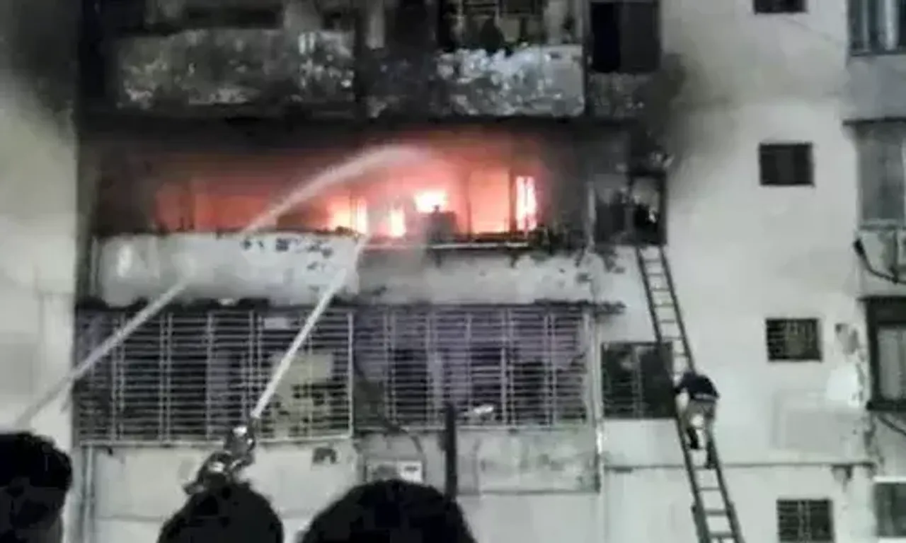 14 charred to death after fire breaks out at a multi-storey building in Jharkhand