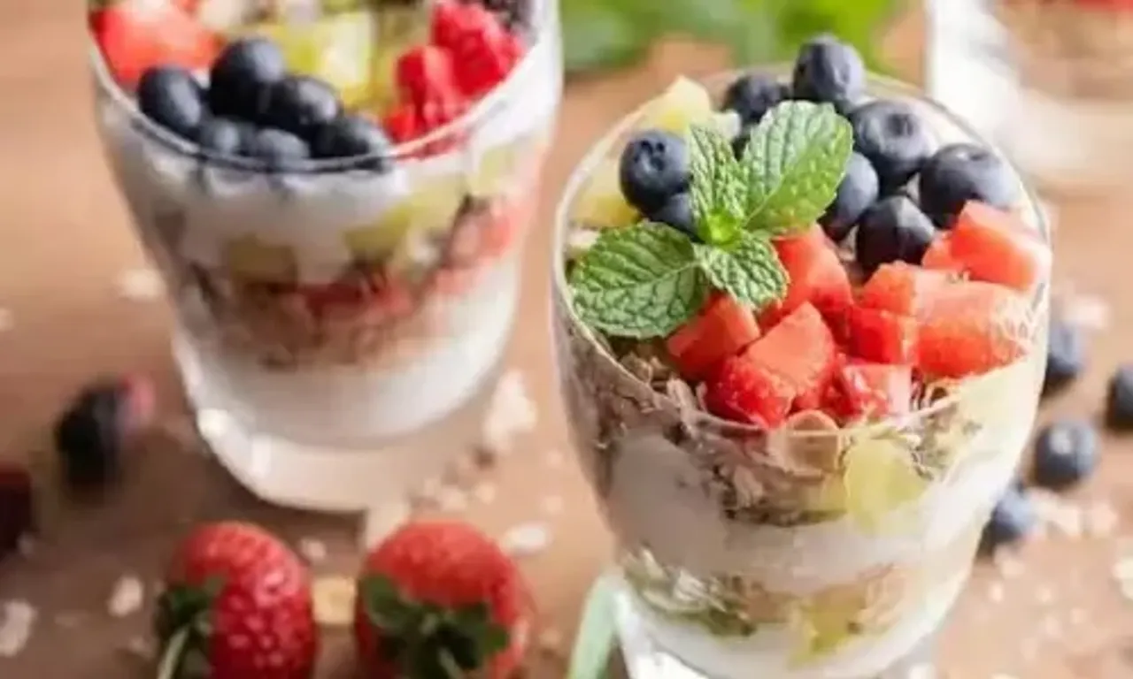 Fruit and Mint Custard Recipe: Be it kids or adults, everyone will love this recipe