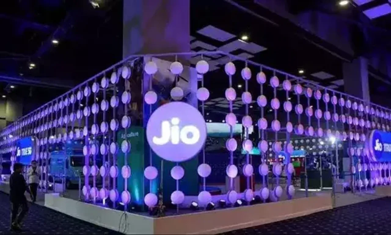 Jio introduces Rs. 888 ‘Ultimate streaming Plan’,offers 15+ OTT subscriptions for JioFiber, AirFiber postpaid customers