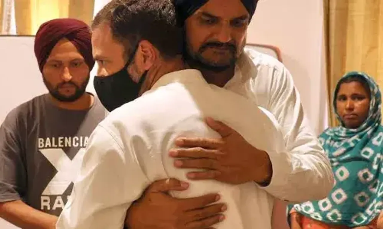 Rahul Gandhi meets Moosewala's family in Punjab