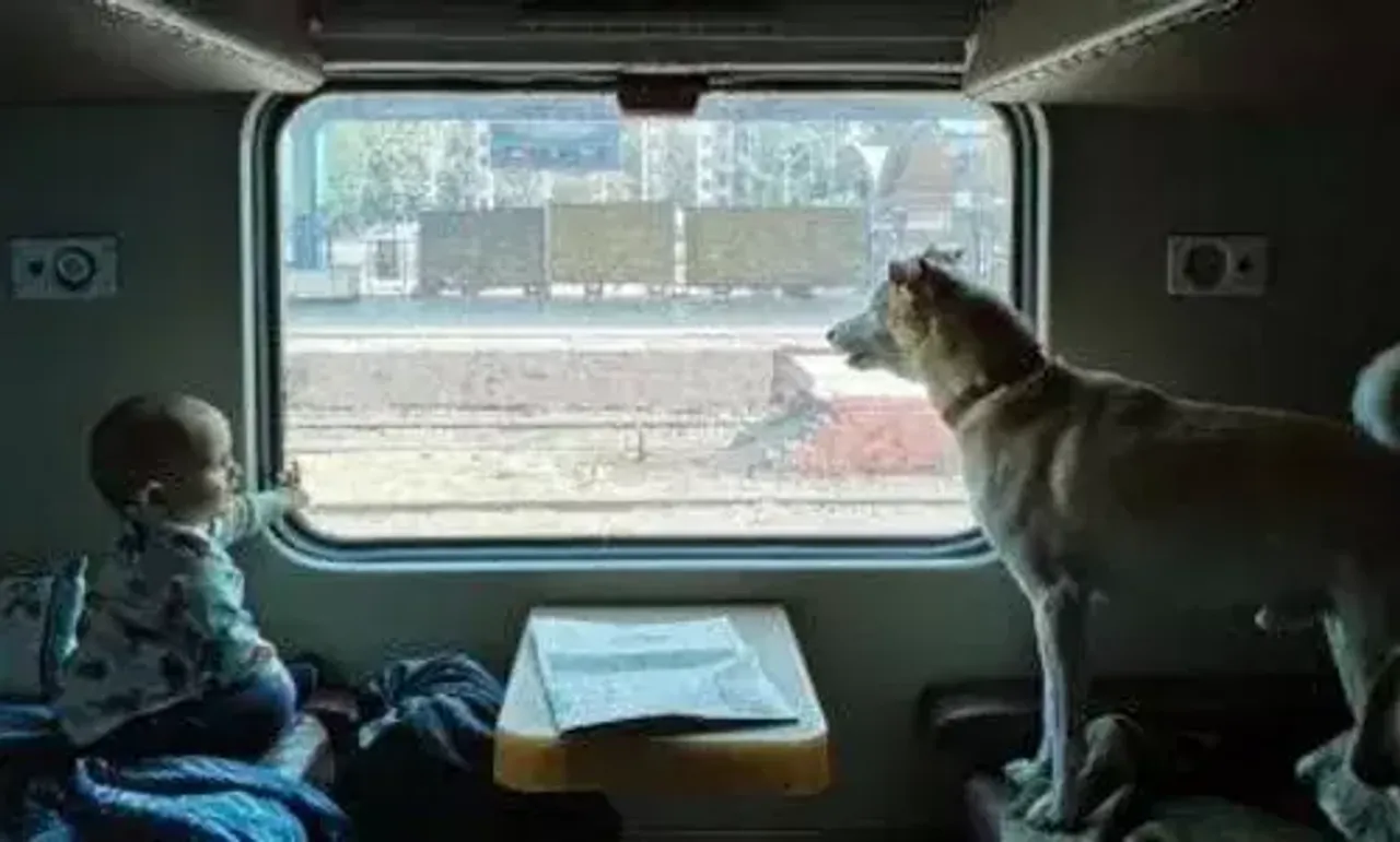 Thousands of Pets travel by train from Pune Station