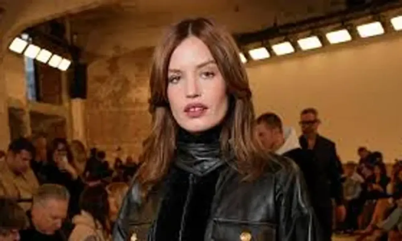 New designer Chemena Kamali reboots Chloe with a 1970s-tinged debut at Paris Fashion Week