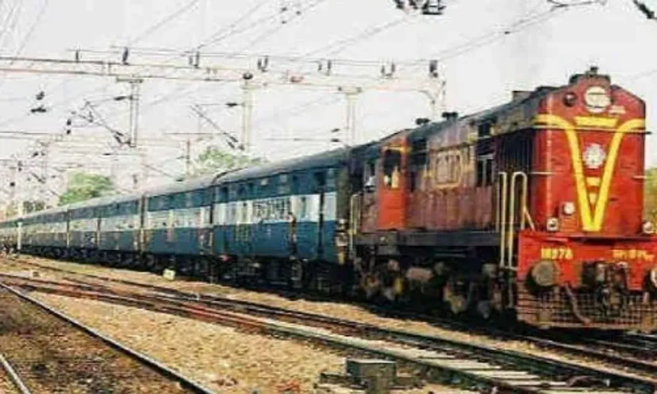 Western Railway's RPF apprehends two persons in chain pulling cases in long distance trains