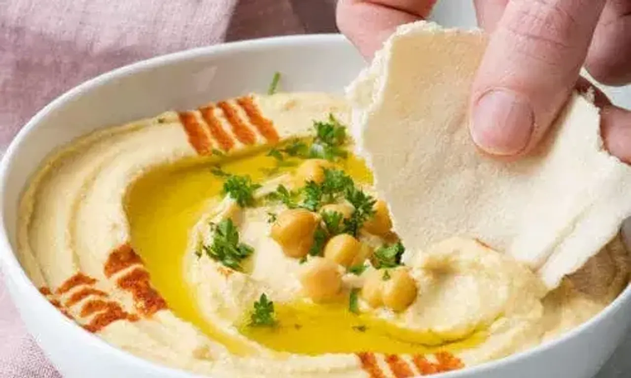 Tahini Hummus Recipe: This Middle Eastern dip is quite low on calories