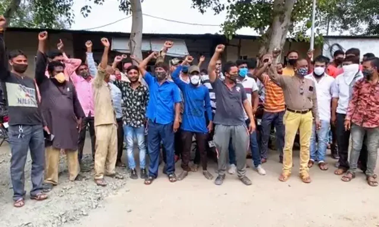 Contract driver of Vadodara Mahanagar Seva Sadan's vehicle pool went on strike alleging for not getting adequate pay