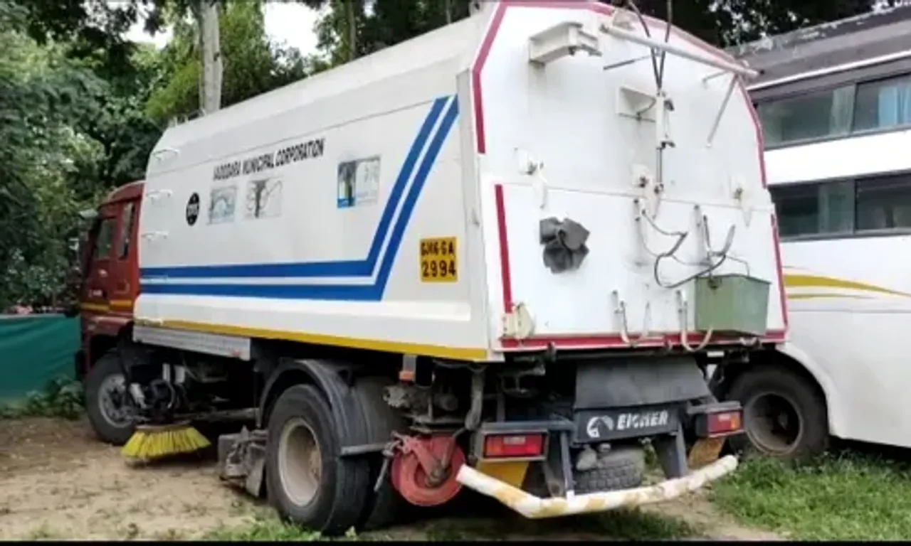 Young businessman killed by corporation's cleaning machine on Vadodara city's Vadsar Bridge