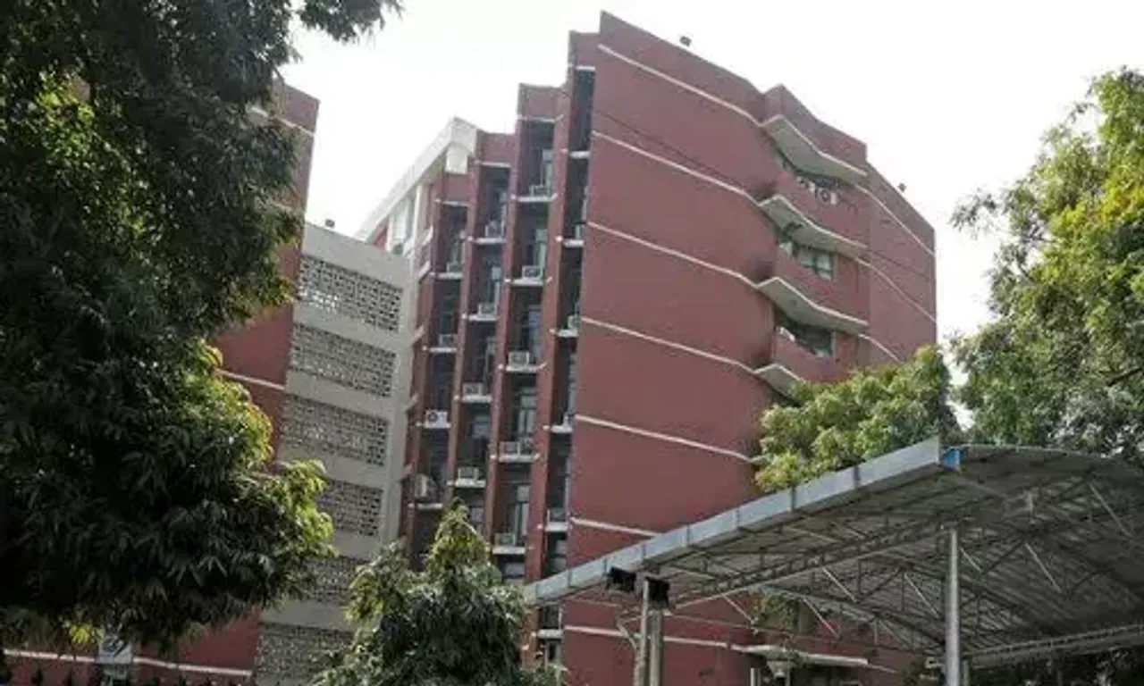 Election Commission issues transfer orders for non-cadre officers