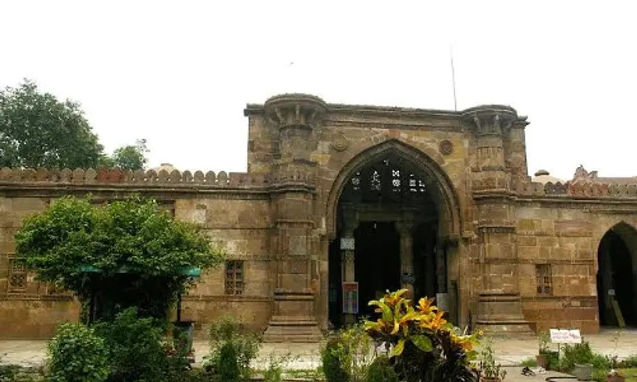 Ahmedabad Municipal Corporation raises a stink over ASI building toilets at Ahmed Shah mosque complex