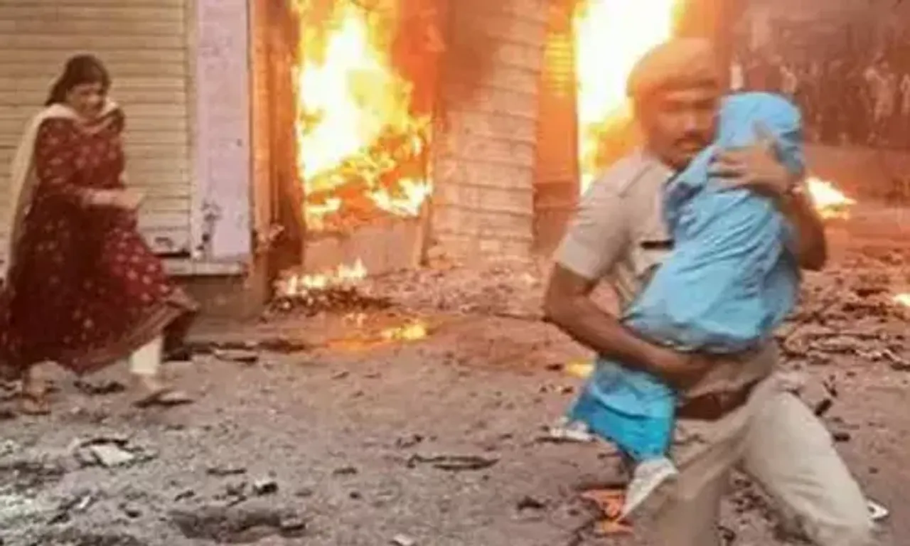 Cop who saved child during Karauli communal clash hailed as hero