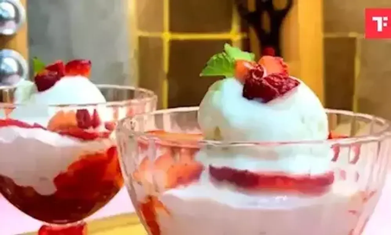 Mulled Strawberry Crumble Recipe: A delicious dessert that's a combination of healthy ingredients